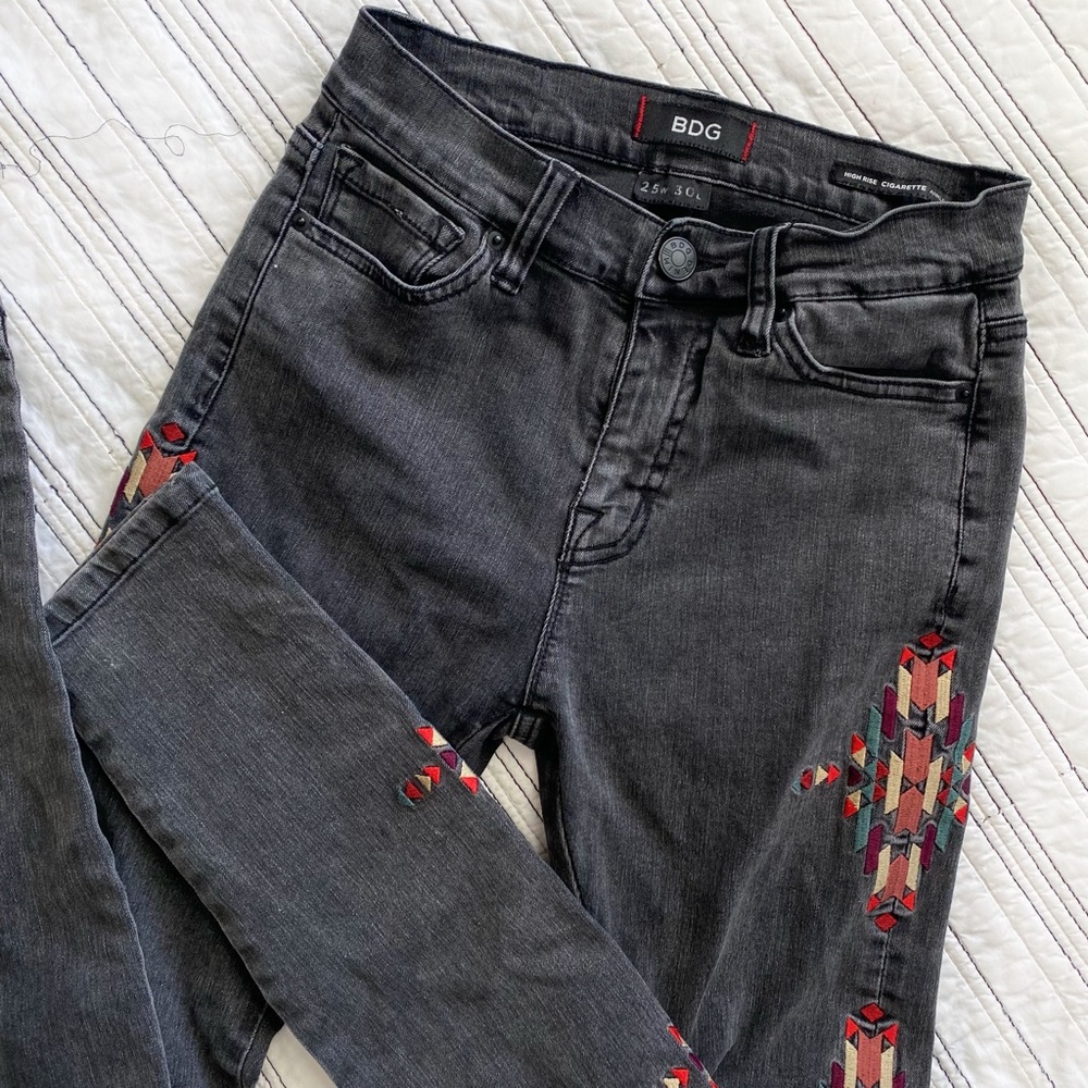 Urban Outfitters BDG Embroidered Aztec Jeans sz 25
